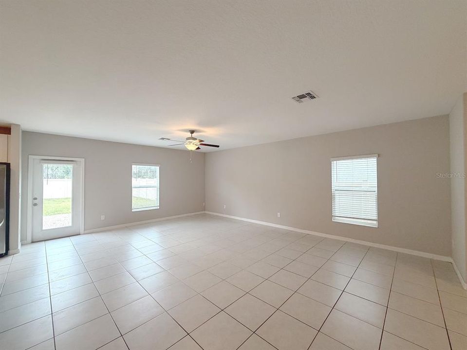 For Rent: $2,850 (5 beds, 2 baths, 2217 Square Feet)