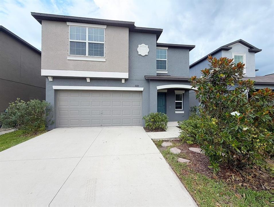 For Rent: $2,850 (5 beds, 2 baths, 2217 Square Feet)