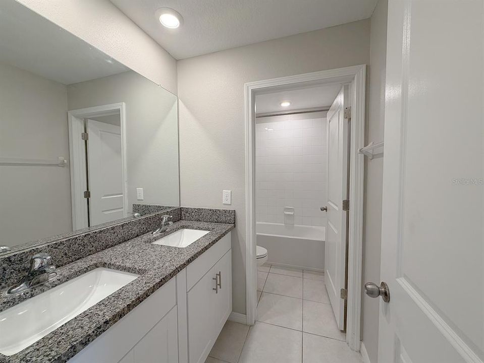 For Rent: $2,850 (5 beds, 2 baths, 2217 Square Feet)