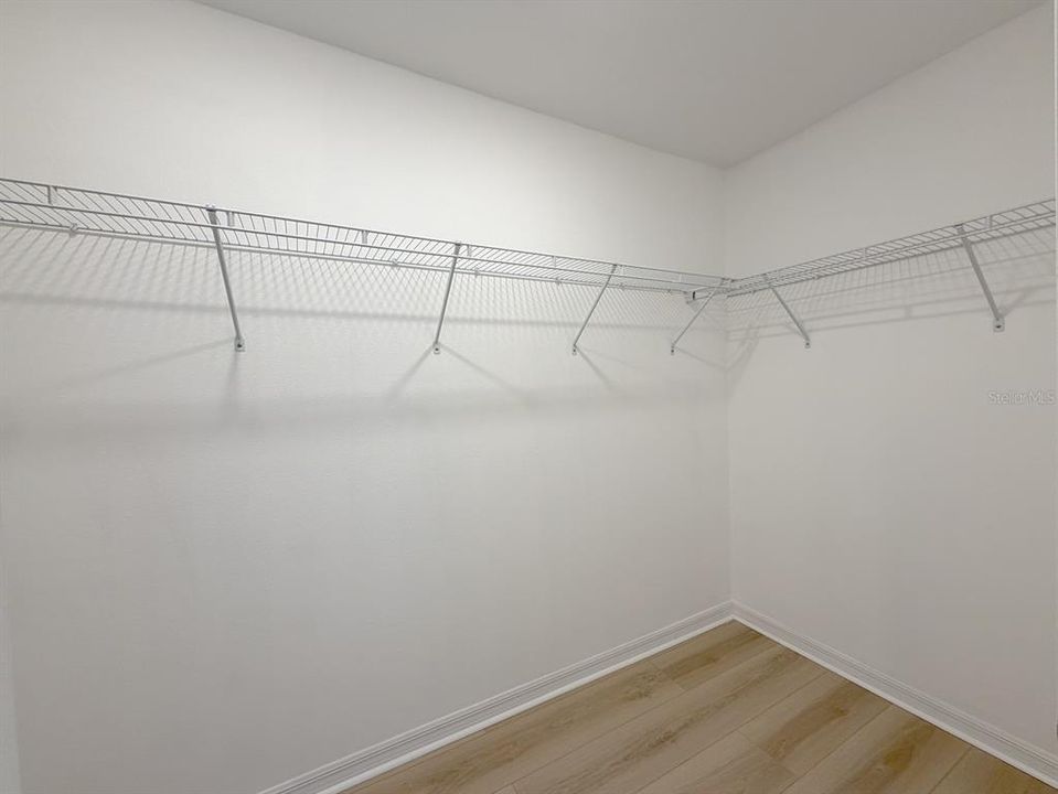 For Rent: $2,850 (5 beds, 2 baths, 2217 Square Feet)