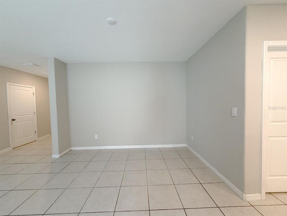For Rent: $2,850 (5 beds, 2 baths, 2217 Square Feet)