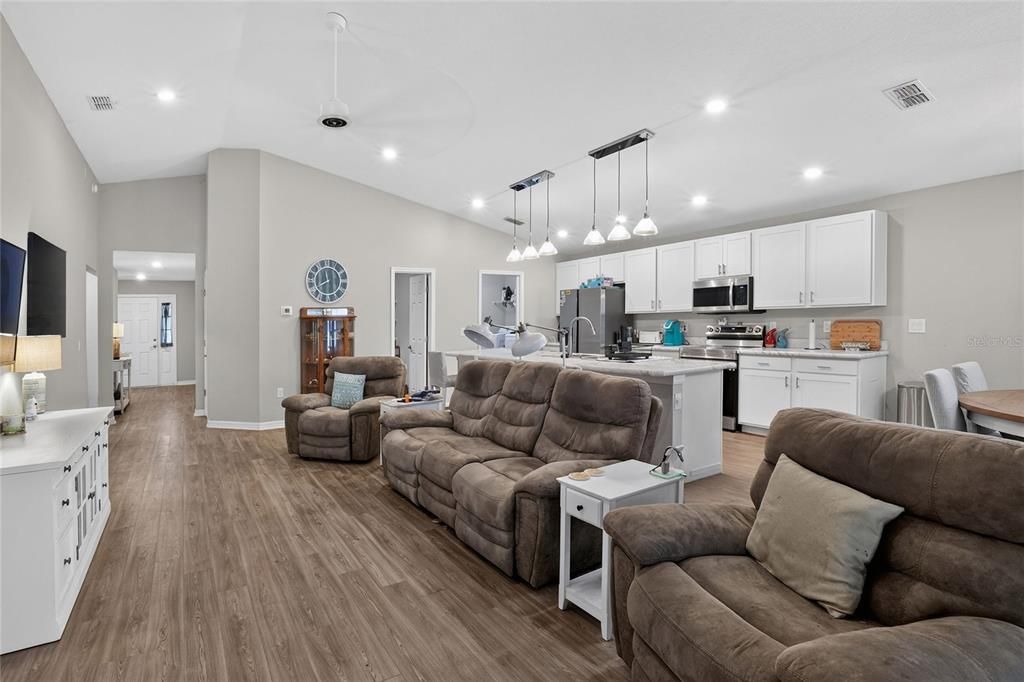 For Sale: $362,000 (3 beds, 2 baths, 2082 Square Feet)