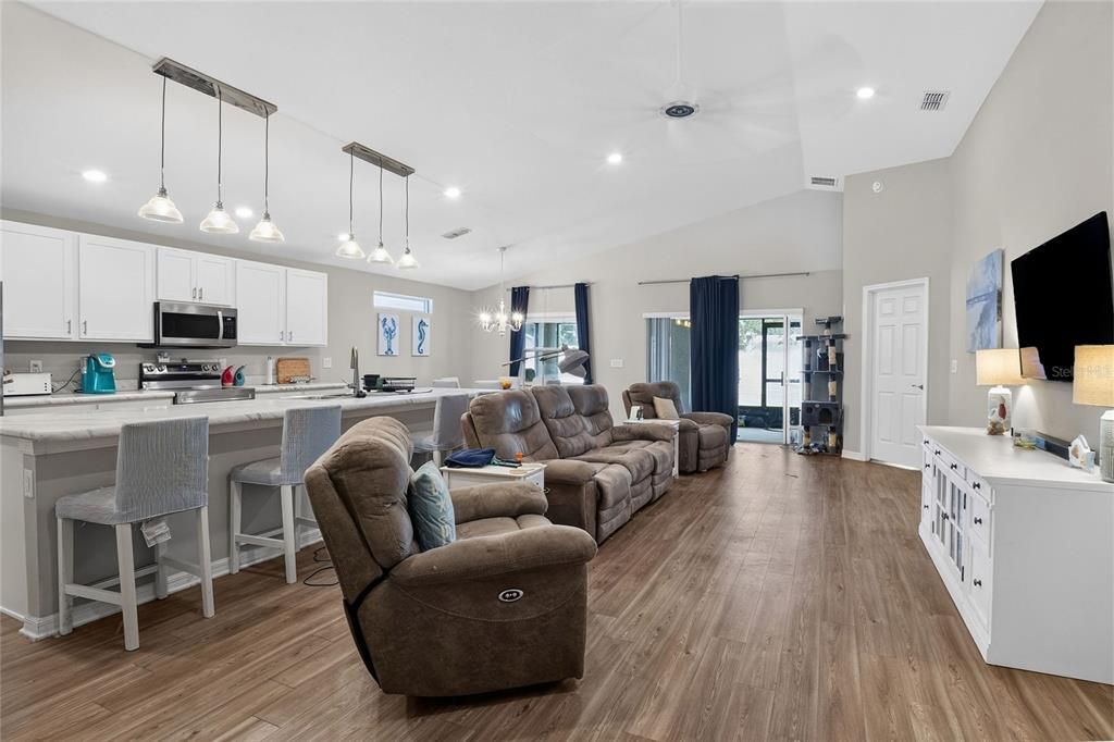 For Sale: $362,000 (3 beds, 2 baths, 2082 Square Feet)