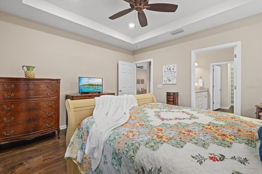 For Sale: $480,000 (2 beds, 2 baths, 1428 Square Feet)