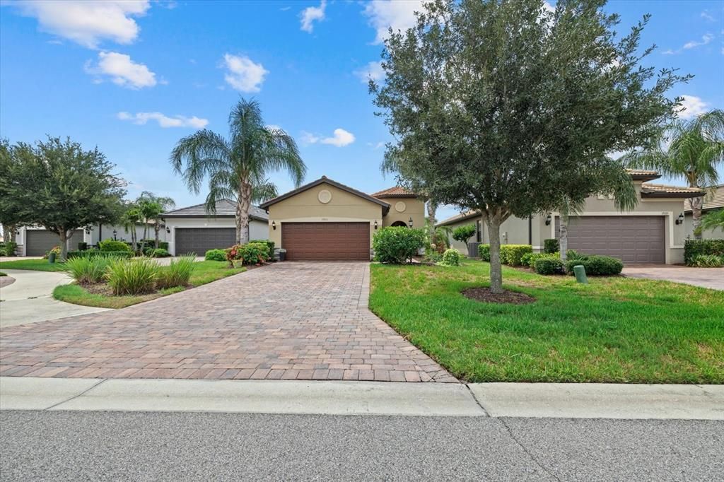For Sale: $480,000 (2 beds, 2 baths, 1428 Square Feet)