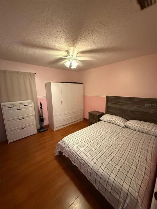 En Venta: $480,000 (3 camas, 2 baños, 1966 Pies cuadrados)