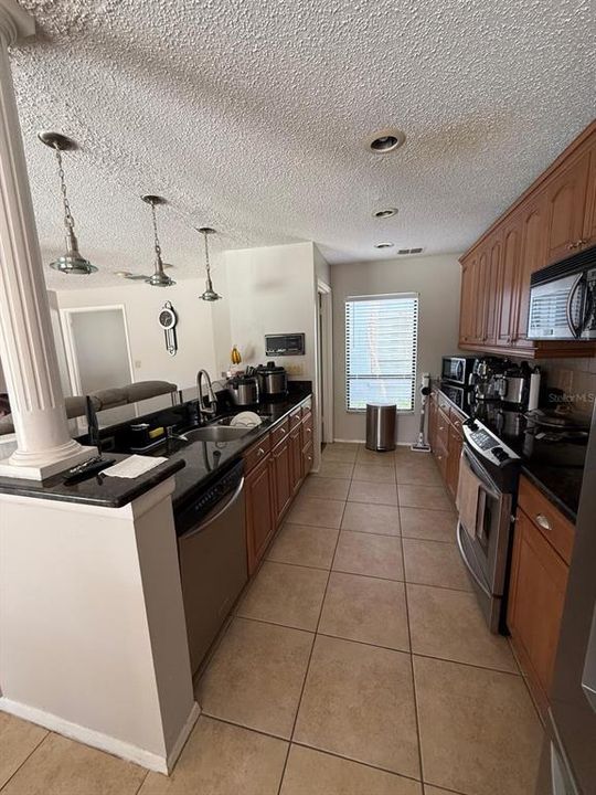 En Venta: $480,000 (3 camas, 2 baños, 1966 Pies cuadrados)