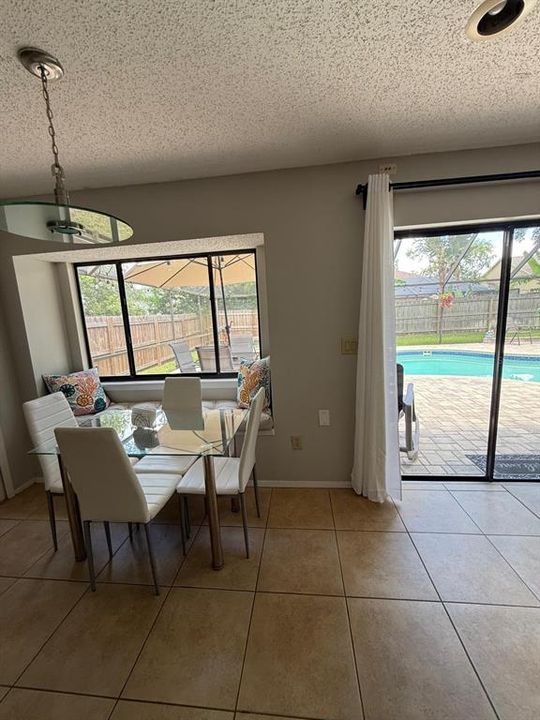 En Venta: $480,000 (3 camas, 2 baños, 1966 Pies cuadrados)