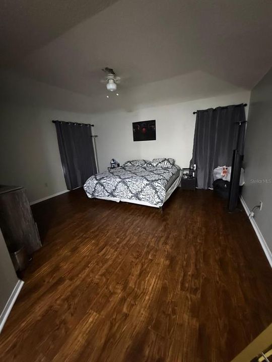 En Venta: $480,000 (3 camas, 2 baños, 1966 Pies cuadrados)