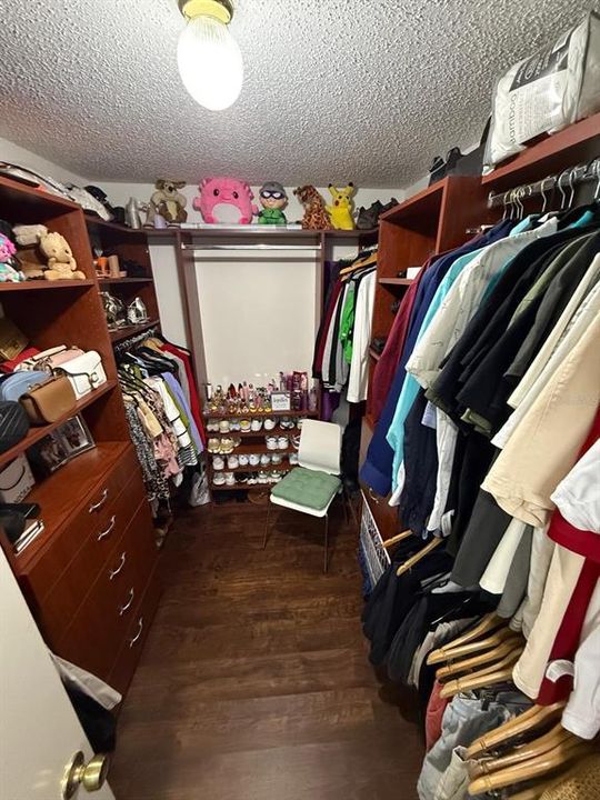 En Venta: $480,000 (3 camas, 2 baños, 1966 Pies cuadrados)