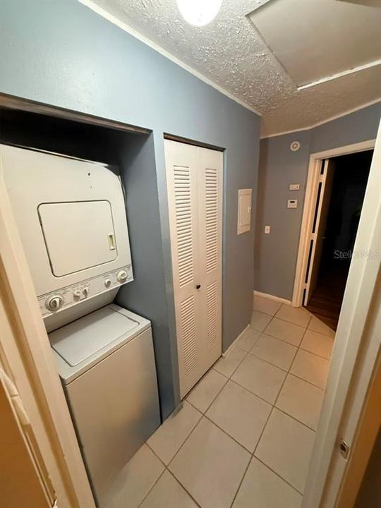 На продажу: $295,000 (2 спален, 1 ванн, 750 Квадратных фут)