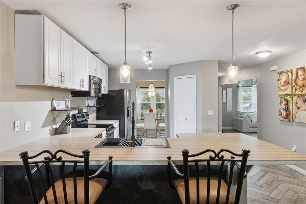 For Sale: $384,900 (3 beds, 2 baths, 2039 Square Feet)