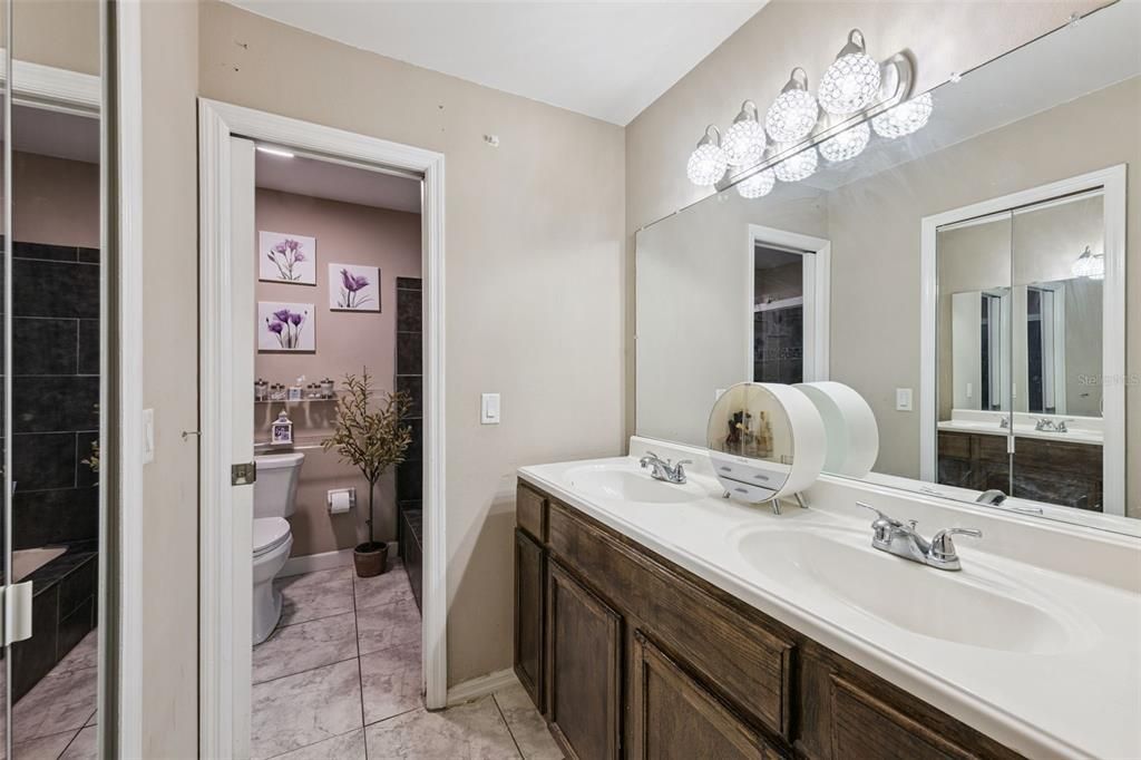 For Sale: $384,900 (3 beds, 2 baths, 2039 Square Feet)