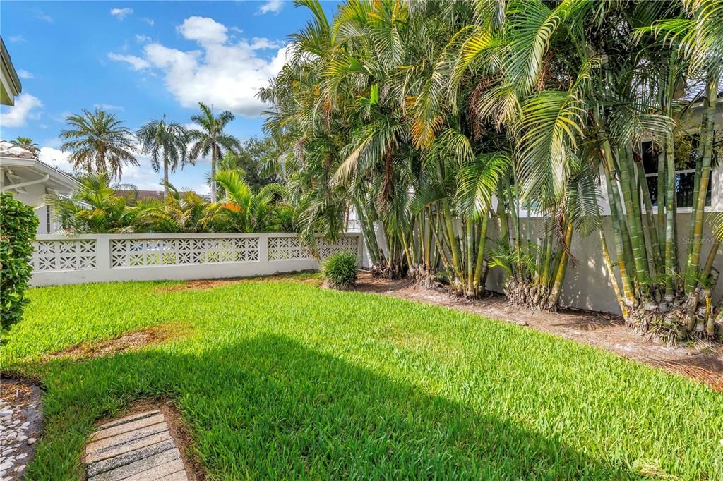For Sale: $995,000 (4 beds, 3 baths, 2688 Square Feet)