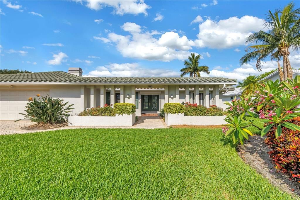 For Sale: $995,000 (4 beds, 3 baths, 2688 Square Feet)