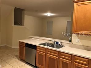 For Rent: $2,295 (3 beds, 2 baths, 1614 Square Feet)