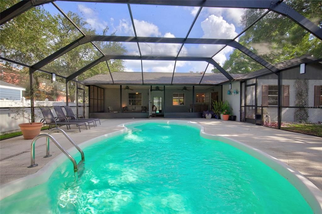 En Venta: $650,000 (3 camas, 2 baños, 1592 Pies cuadrados)