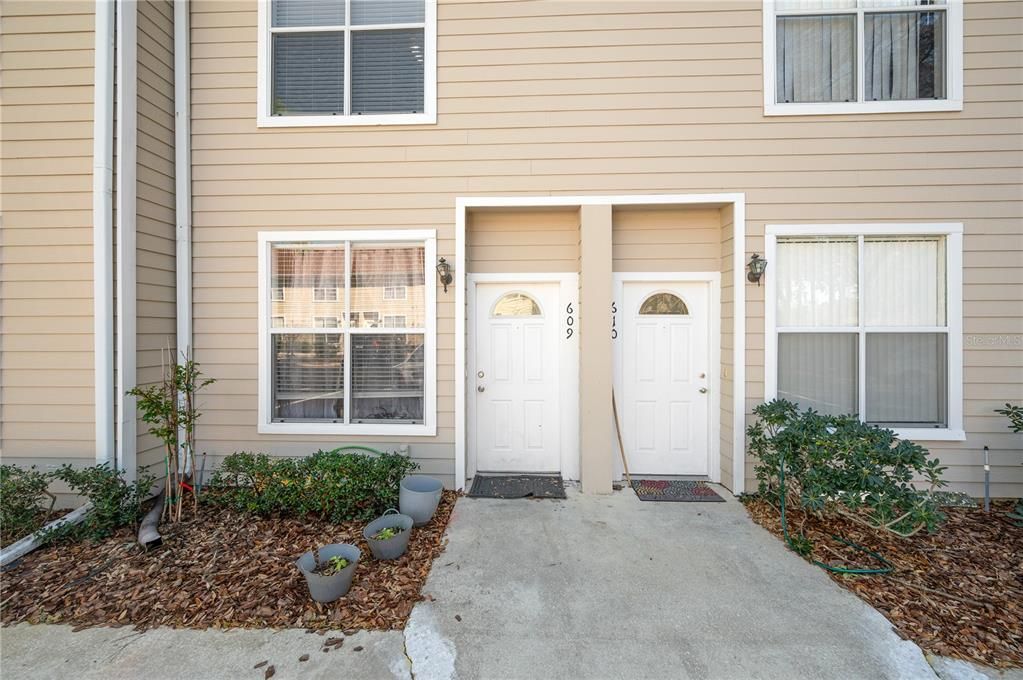 For Sale: $175,900 (2 beds, 2 baths, 1176 Square Feet)