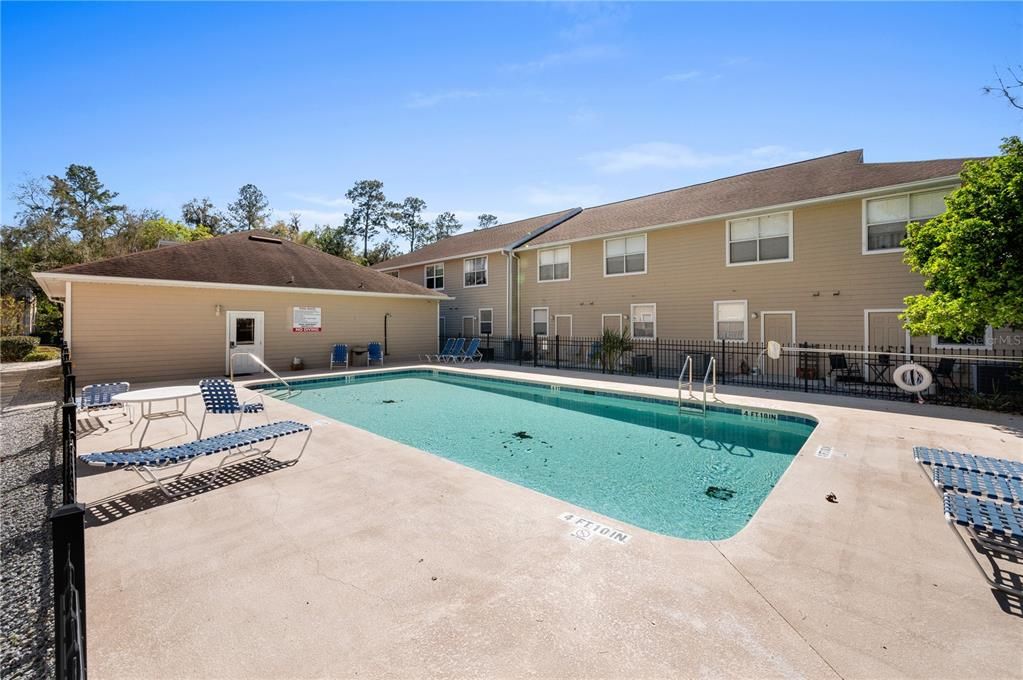 For Sale: $175,900 (2 beds, 2 baths, 1176 Square Feet)