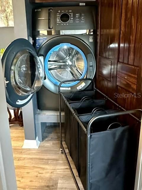 На продажу: $189,900 (2 спален, 2 ванн, 935 Квадратных фут)