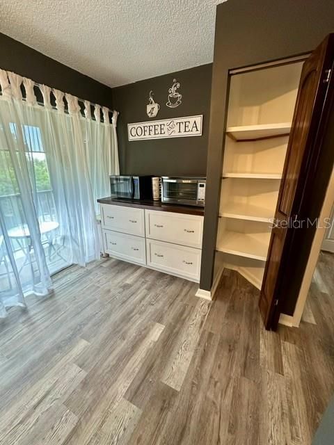 На продажу: $189,900 (2 спален, 2 ванн, 935 Квадратных фут)
