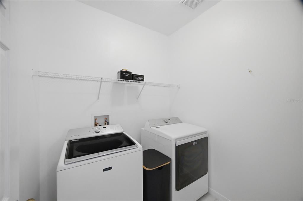 На продажу: $429,900 (3 спален, 2 ванн, 2012 Квадратных фут)