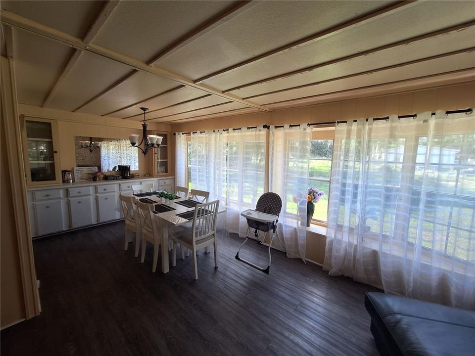En Renta: $1,895 (3 camas, 2 baños, 1296 Pies cuadrados)