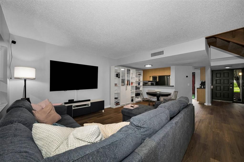 En Venta: $246,000 (2 camas, 2 baños, 1200 Pies cuadrados)