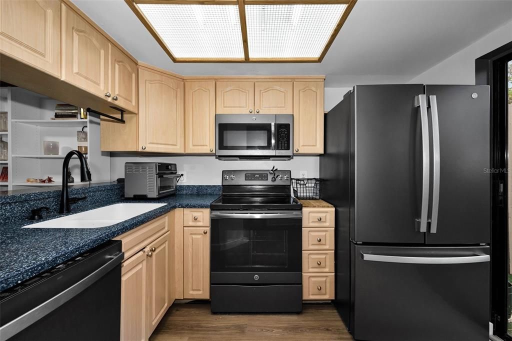 En Venta: $246,000 (2 camas, 2 baños, 1200 Pies cuadrados)