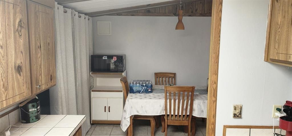 For Sale: $210,000 (3 beds, 2 baths, 1100 Square Feet)