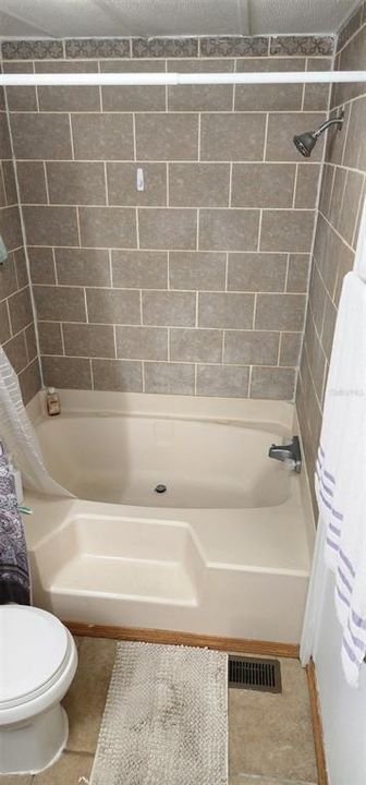 For Sale: $210,000 (3 beds, 2 baths, 1100 Square Feet)