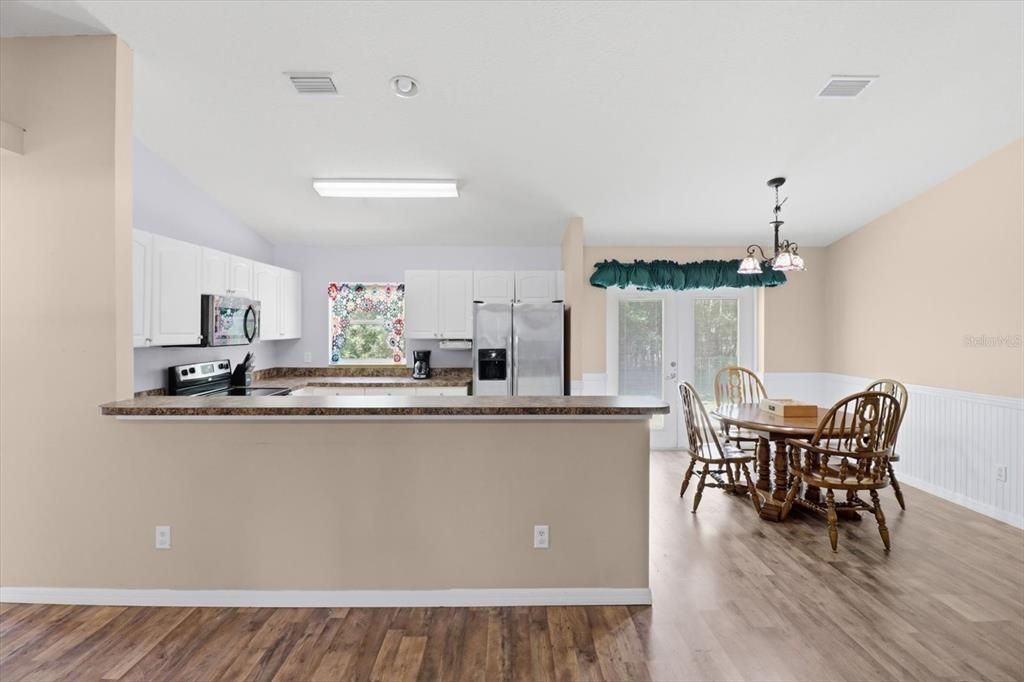 For Sale: $245,000 (3 beds, 2 baths, 1380 Square Feet)