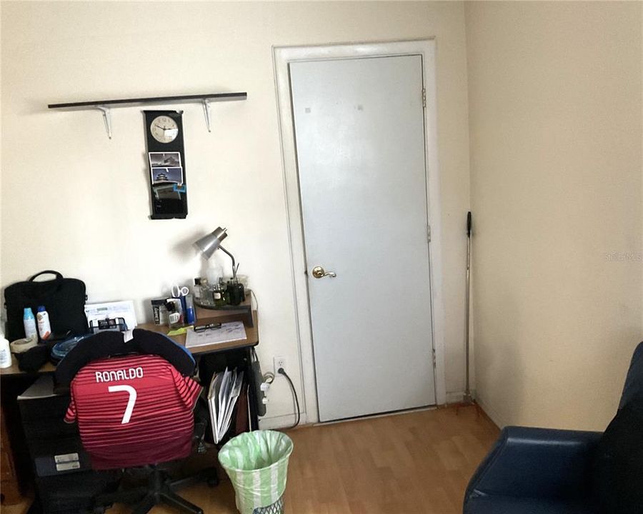 For Sale: $270,000 (3 beds, 2 baths, 1281 Square Feet)