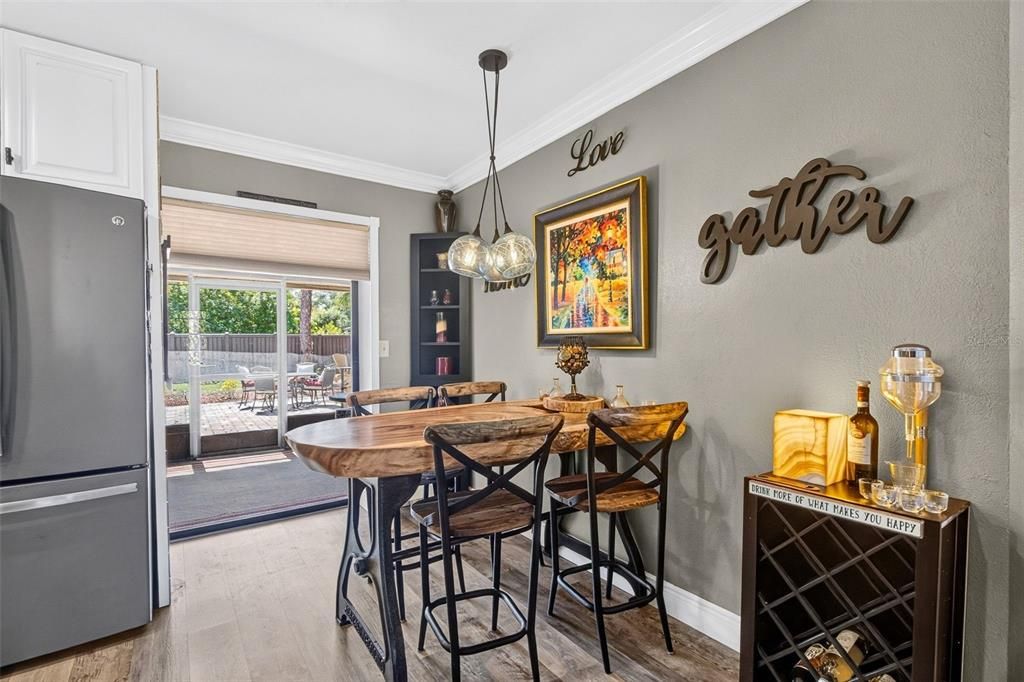 На продажу: $279,900 (2 спален, 2 ванн, 1436 Квадратных фут)