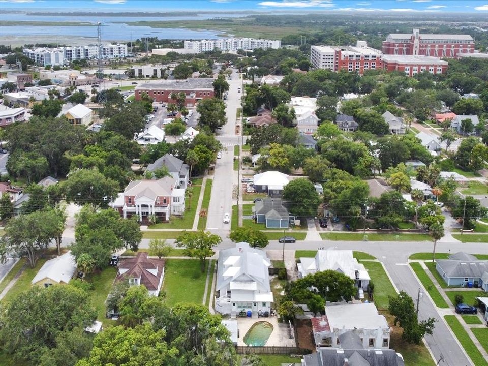 En Venta: $765,999 (5 camas, 4 baños, 3518 Pies cuadrados)
