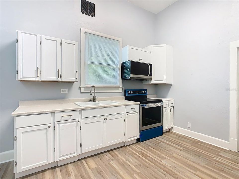 На продажу: $765,999 (5 спален, 4 ванн, 3518 Квадратных фут)