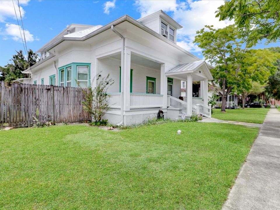 En Venta: $765,999 (5 camas, 4 baños, 3518 Pies cuadrados)