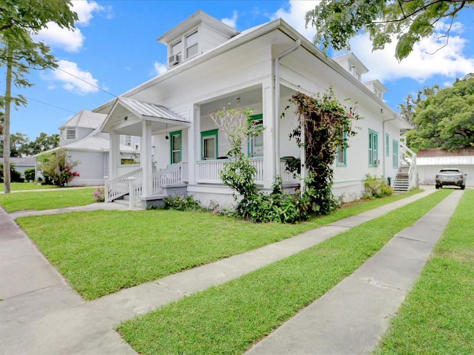 En Venta: $765,999 (5 camas, 4 baños, 3518 Pies cuadrados)