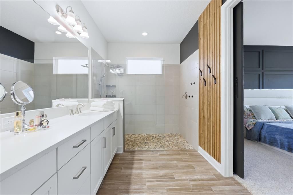 En Venta: $999,980 (4 camas, 4 baños, 3182 Pies cuadrados)