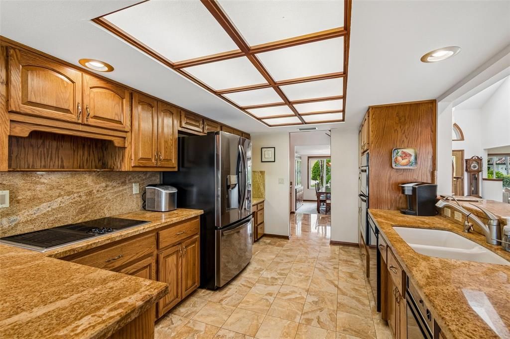 En Venta: $1,350,000 (4 camas, 3 baños, 3259 Pies cuadrados)