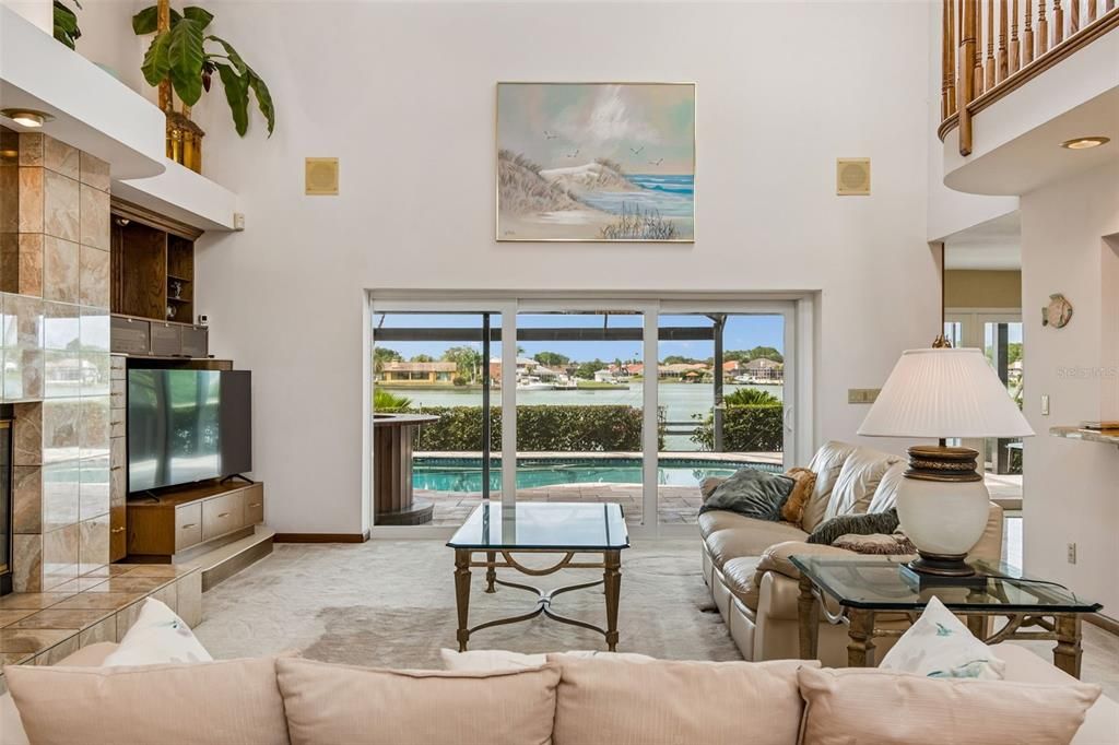 En Venta: $1,350,000 (4 camas, 3 baños, 3259 Pies cuadrados)