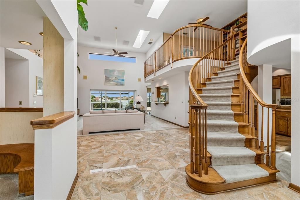 En Venta: $1,350,000 (4 camas, 3 baños, 3259 Pies cuadrados)