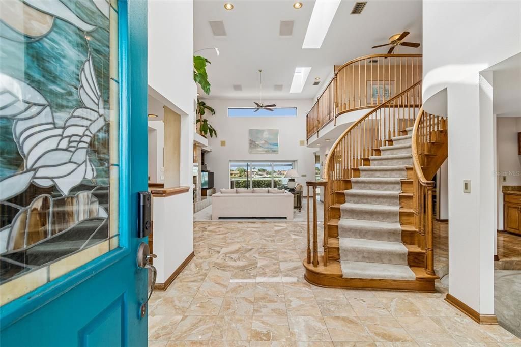 En Venta: $1,350,000 (4 camas, 3 baños, 3259 Pies cuadrados)