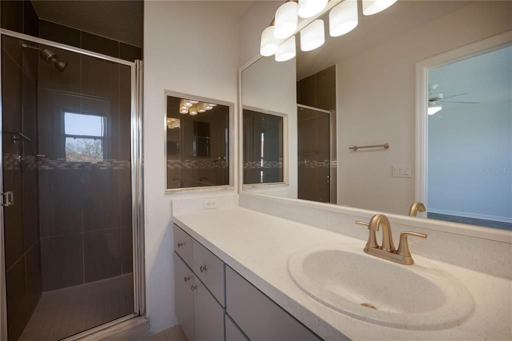 For Rent: $2,150 (3 beds, 2 baths, 1468 Square Feet)