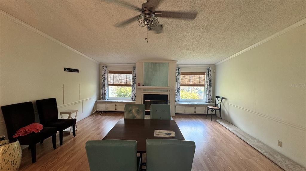 For Rent: $1,650 (3 beds, 2 baths, 1512 Square Feet)