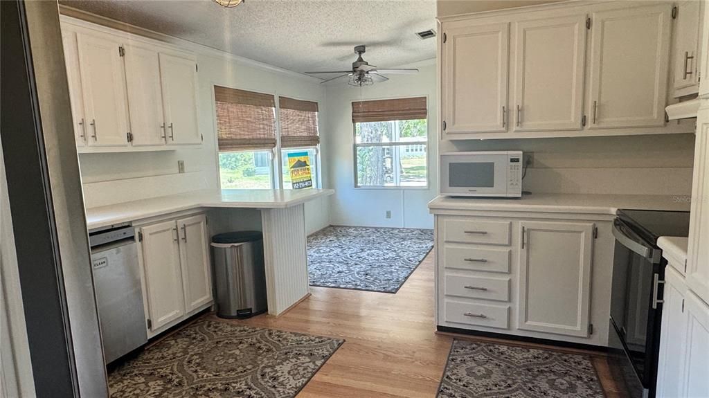 For Rent: $1,650 (3 beds, 2 baths, 1512 Square Feet)