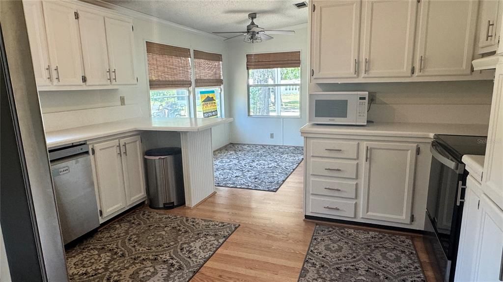 For Rent: $1,650 (3 beds, 2 baths, 1512 Square Feet)
