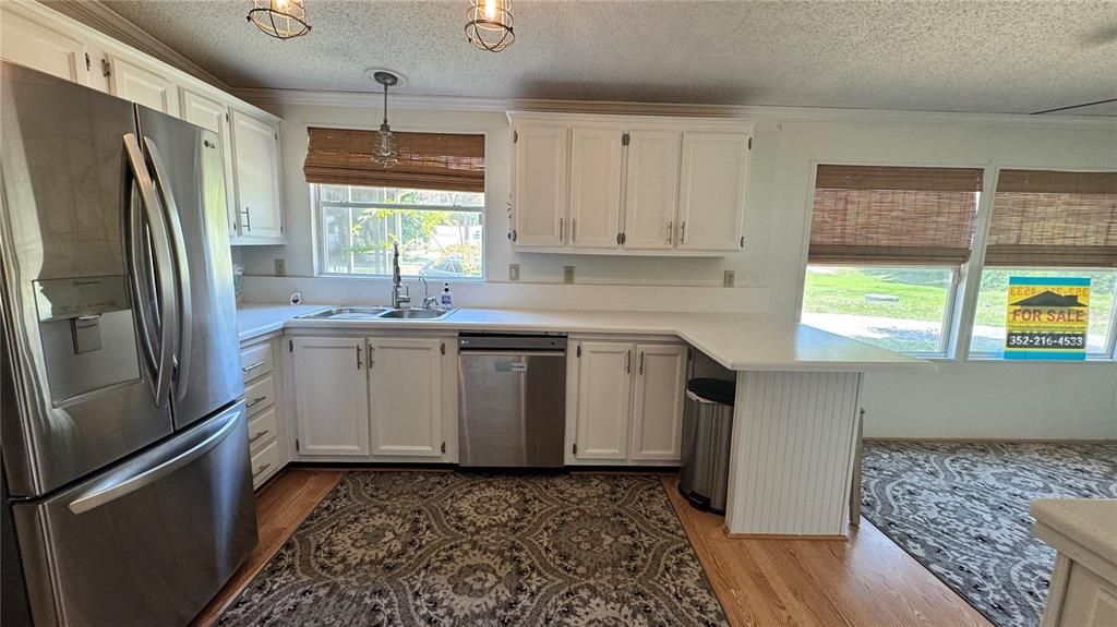 For Rent: $1,650 (3 beds, 2 baths, 1512 Square Feet)