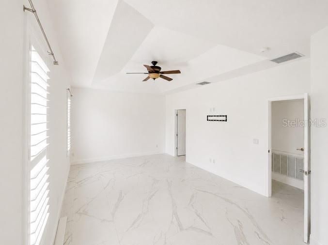 En Venta: $579,700 (4 camas, 2 baños, 2302 Pies cuadrados)
