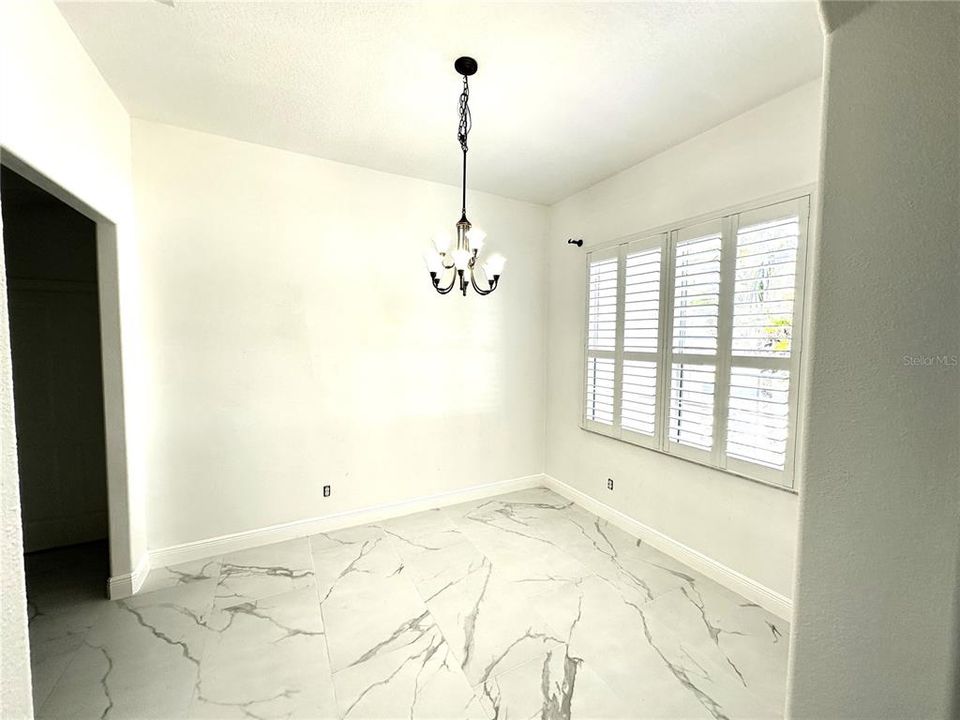 En Venta: $579,700 (4 camas, 2 baños, 2302 Pies cuadrados)
